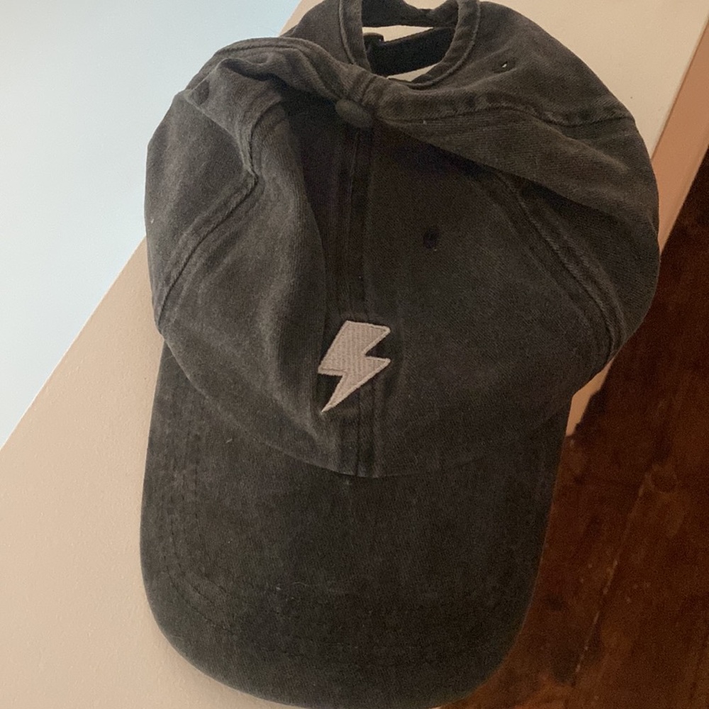 Ponytail hat - Picture 3 of 3